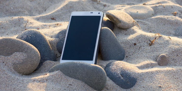 Nas férias muitos preferem esquecer o smartphone